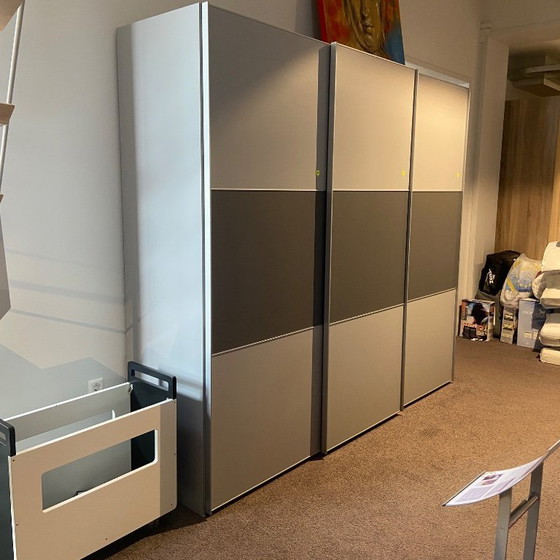 Image 1 of Wandertürschrank