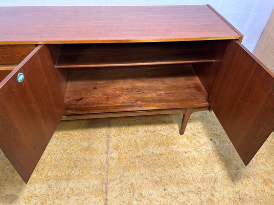 Image 1 of Superbe buffet en teck rétro du Mid Century Vintage par Nathan Furniture 1960 Rare Curved Edge Design