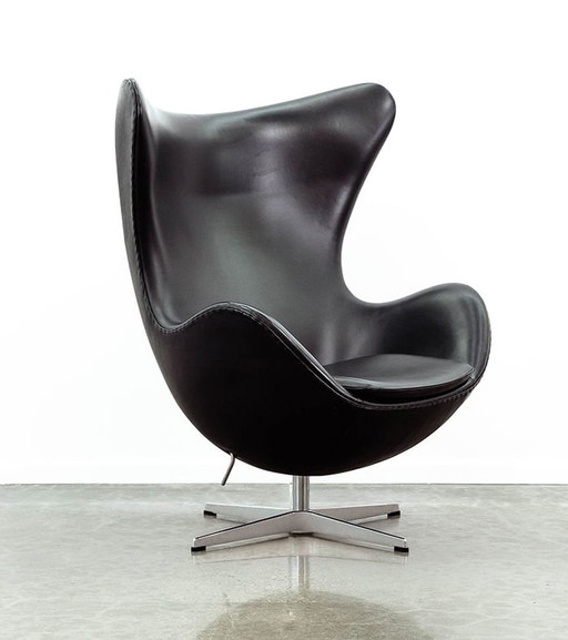 sedia a uovo di Arne Jacobsen