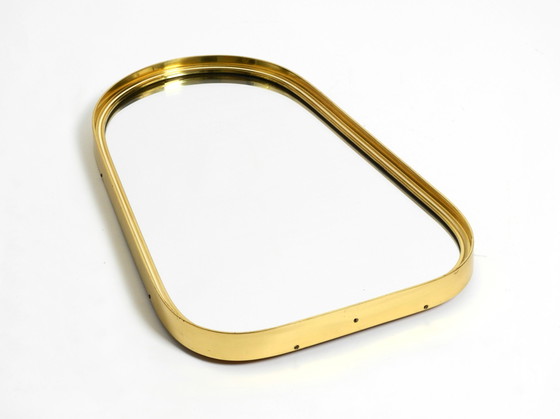 Image 1 of Prachtige kleine massief Mid Century messing wandspiegel van Münchener Zierspiegel