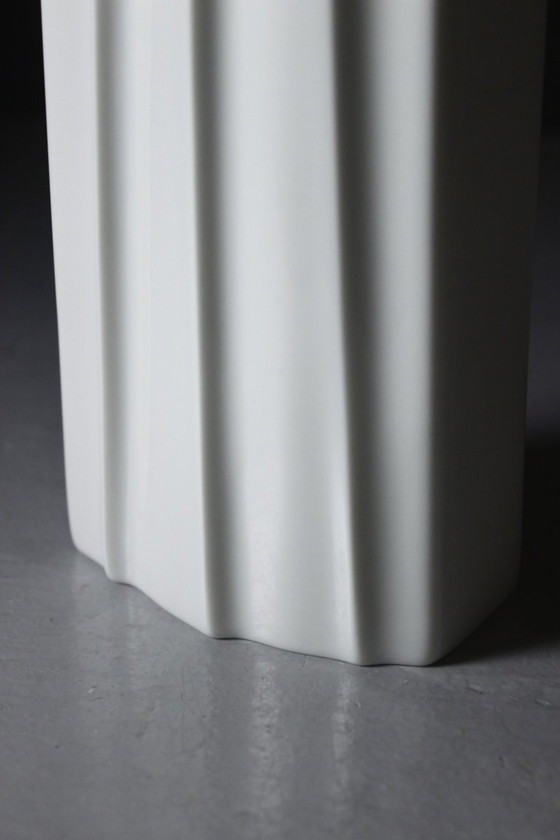 Manfred Frey & Ak Kaiser Germany - Draped Porcelain Vase vintage design 1970s – Mid Century Modern (photo 6 of 9)