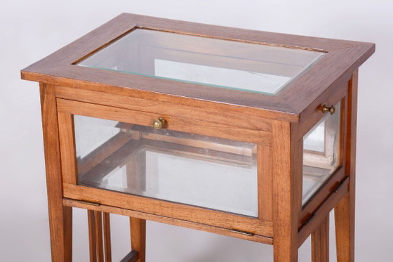 Gerestaureerde art-deco serveerwagen, walnoothout, facetgeslepen glas, Tsjechisch, jaren 1920 – Wood (photo 10 of 12)