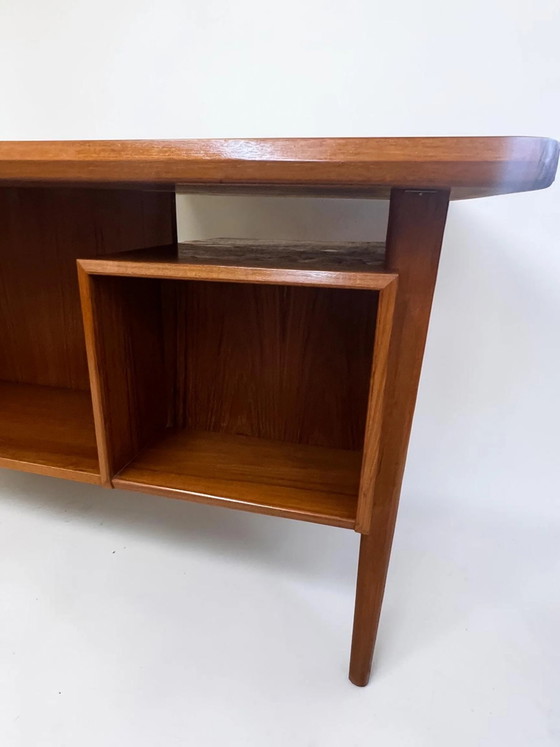 Bureau en teck Peter Løvig Nielsen, Danemark années 1960, autoportant, bureau de direction Mid Century (photo 10 of 17)