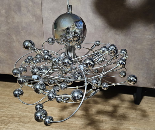 Weltraumzeitalter-Lampe, silberne Planeten