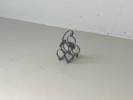 Image 1 of Dekorativer Weinflaschenhalter aus Schmiedeeisen mit Weinlaub-Motiv, 20. Jahrhundert