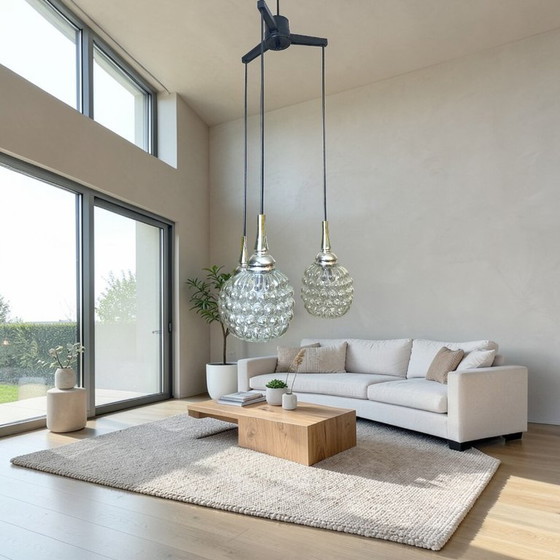 Image 1 of Lustre à trois lumières en verre bullé de style moderne du milieu du siècle