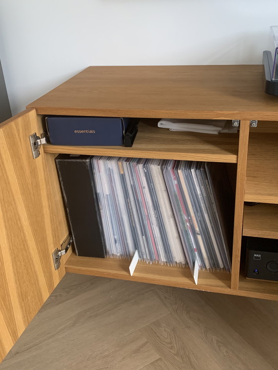 Image 1 of Eikenhouten TV/Audio kast