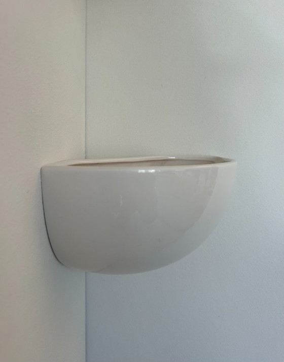 Image 1 of Witte glanzende porseleinen hoekwandlamp, Frankrijk 1970