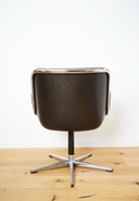 Charles Pollock "Sedia esecutiva" per Knoll International