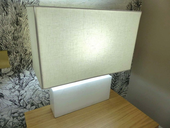 Image 1 of Paar rechteckige Designer-Tischleuchten von CB2 in Naturweiß, Alabaster und Leinen