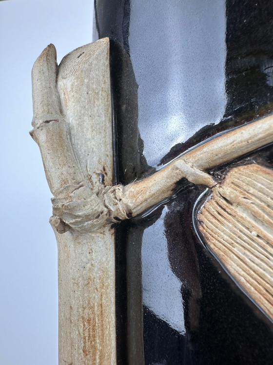 Image 1 of Vase vintage en céramique orné de bambous en relief