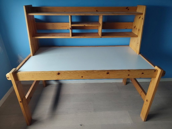 Image 1 of Bureau en pin avec plateau en stratifié haute pression