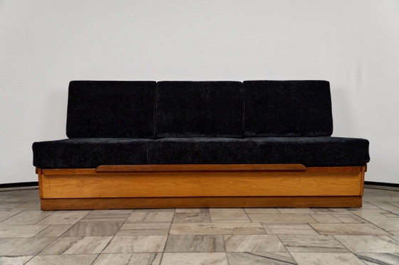 Art Déco Sofabed by Jindřich Halabala for UP Závody, 1950s, Czechoslovakia – 3-5 seaters, Textile, Wood (photo 5 of 17)