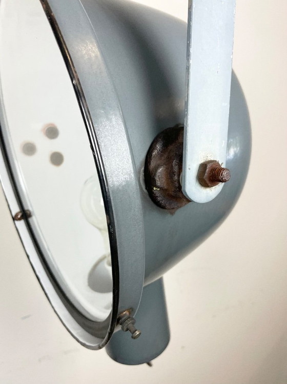 Image 1 of Projecteur industriel en émail gris avec couvercle en verre, années 1950