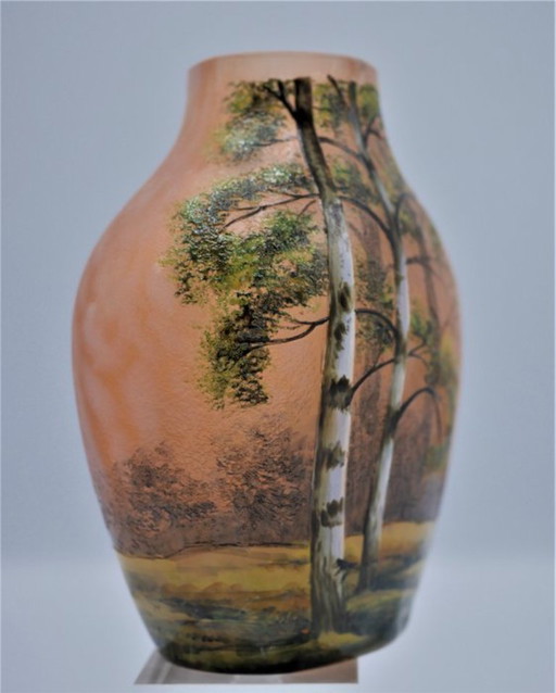 Vase mit Kamee, signiert Fernández (Lamartine).