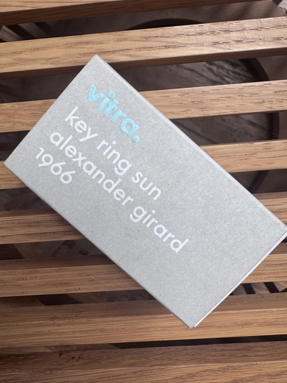 Image 1 of Vitra sleutelhanger Alexander Girard