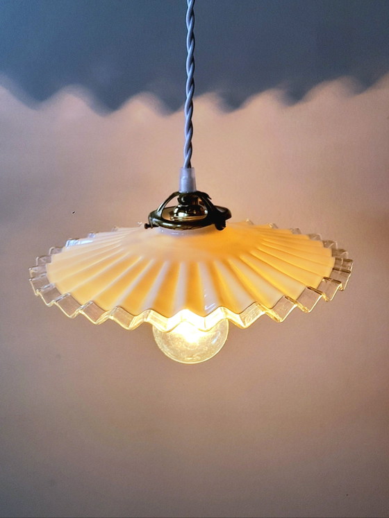 Image 1 of Hanglamp van geplooid opaalglas, 1950