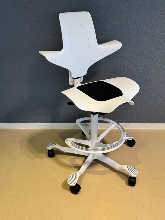 Image 1 of HAG Capisco Pulse con anillo de pie