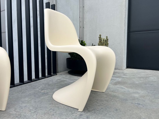 Image 1 of 4 sedie Vitra Panton, colore avorio