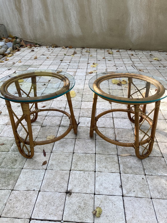 Image 1 of Pair of round coffee tables in rattan and glass, vintage 1960s