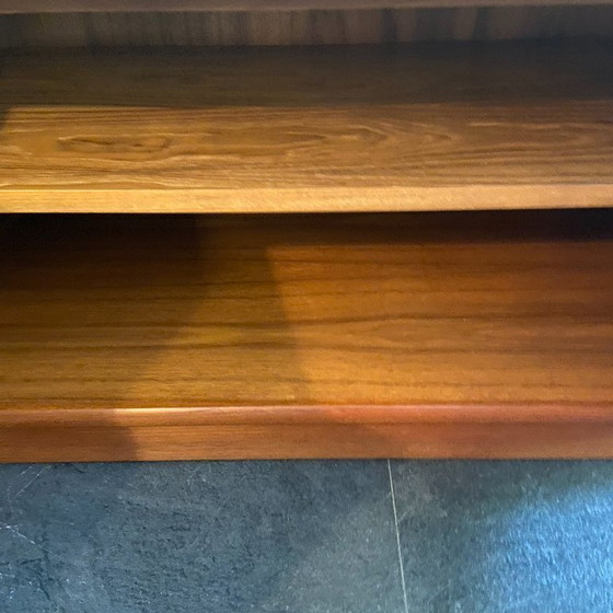 Image 1 of Alter dänischer TV-Schrank/ niedriges Sideboard von Dyrlund