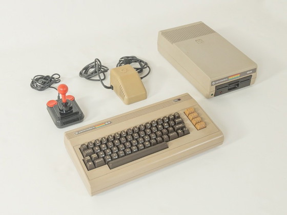 Image 1 of Commodore 64 Complete Set, 1980s, Vintage