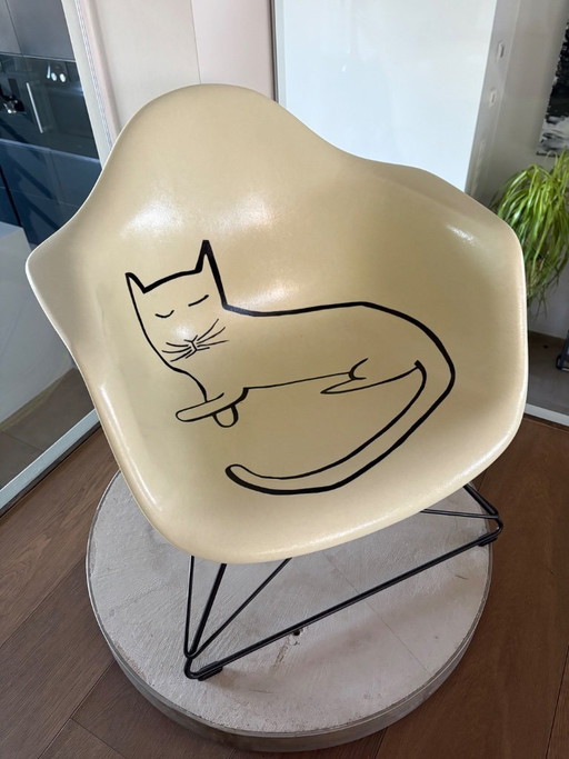 Vitra Eames Fiberglass RAR “Steinberg Cat” Chair 243/500 – Rare collector’s edition