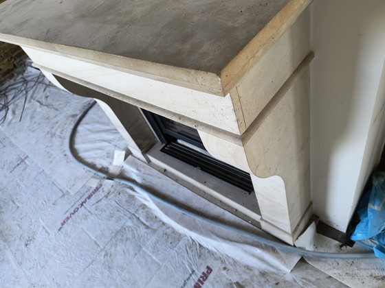 Image 1 of Caminetto a gas Dru con cornice in marmo