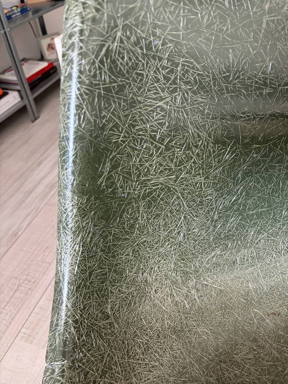 Image 1 of Chaise coque Eames verte Herman Miller (fibre de verre)