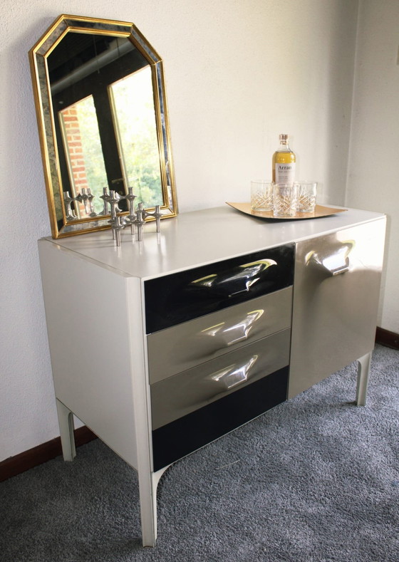 Image 1 of Raymond Loewy dressoir
