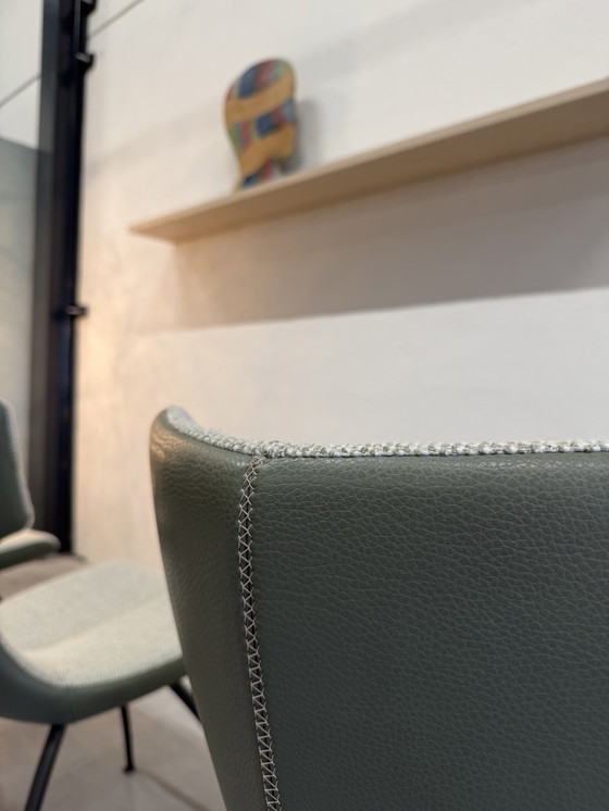 Image 1 of 4 sillas de comedor Leolux Callas, tela Safire Senso Olivine