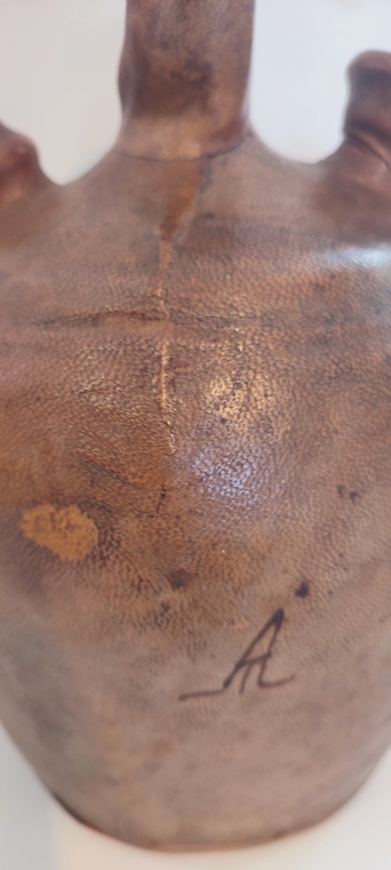 Image 1 of Gárgola , gran jarra de terracota recubierta de cuero