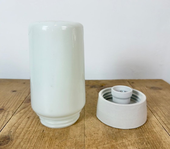 Plafonnier vintage en porcelaine blanche avec verre opalin, années 1970 – Appliques murales (photo 7 of 14)