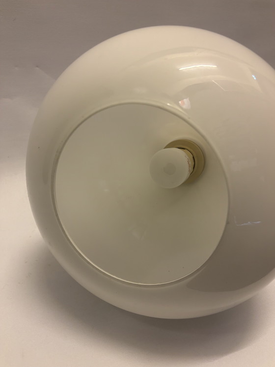 Image 1 of Lampada a sospensione Rietveld – lampada a sospensione a forma di lacrima in vetro bianco e cromo – condizioni eccellenti (2009)