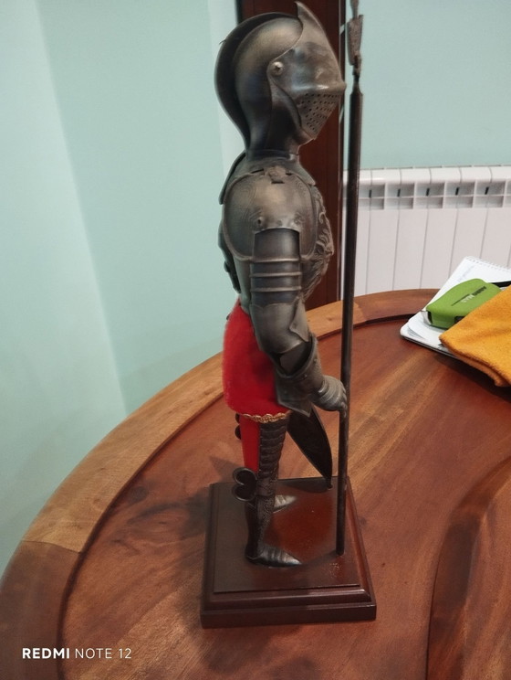 Figura in armatura – Sculture, Metallo, Tessile (photo 5 of 5)
