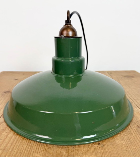 Image 1 of Industriële Britse hanglamp van groen emaille, jaren 60