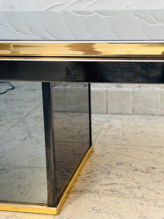 Tweekleurige salontafel van messing en zwart spiegelglas van Fedam (photo 6 of 18)