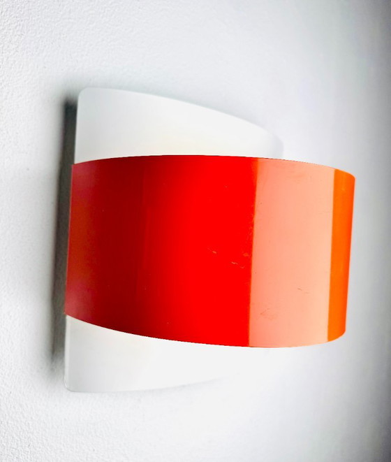 Curved Wall Lamps in Red and White by Peter Celsing for Falkenbergs Belysning, Sweden, 1960s – Wall lights (photo 4 of 8)