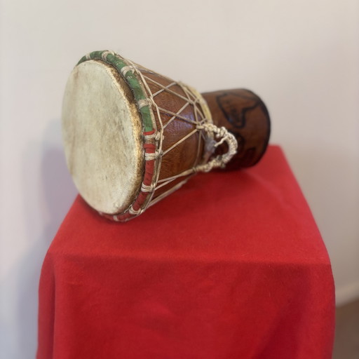 Traditionele West Afrikaanse Vaastrommel “Djembe”