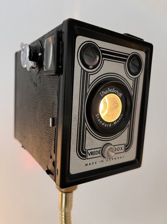 Image 1 of Unique vintage box camera lamp on a ‘golden’ lamp base