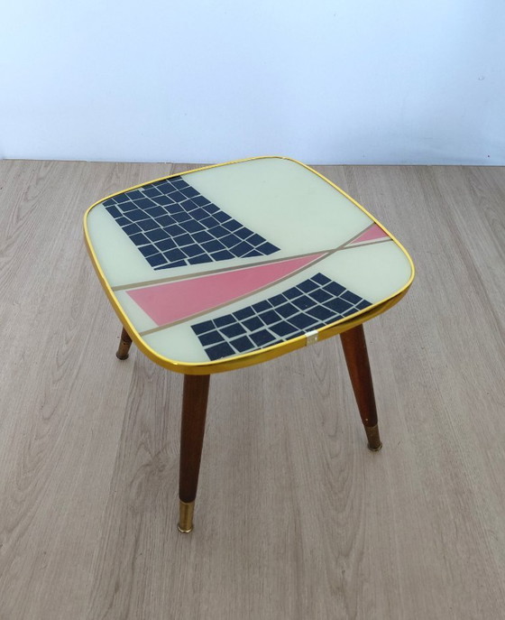 Image 1 of Table d'appoint des années 50 avec plateau en verre