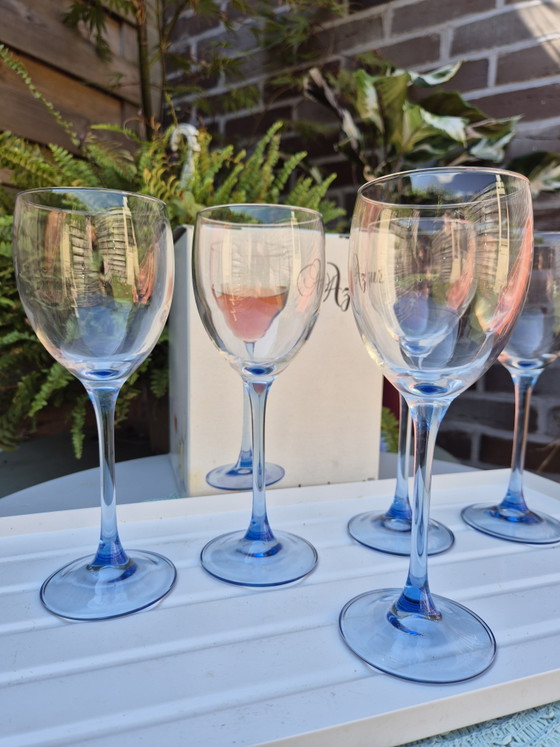 Vintage Luminarc Red Wine Glasses Set of 5 – Original Box – French Glassware (Blue Stem) – Glass & Decanter (photo 5 of 15)