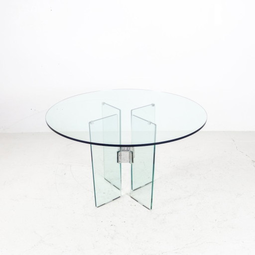Mesa de comedor de Peter Ghyzcy