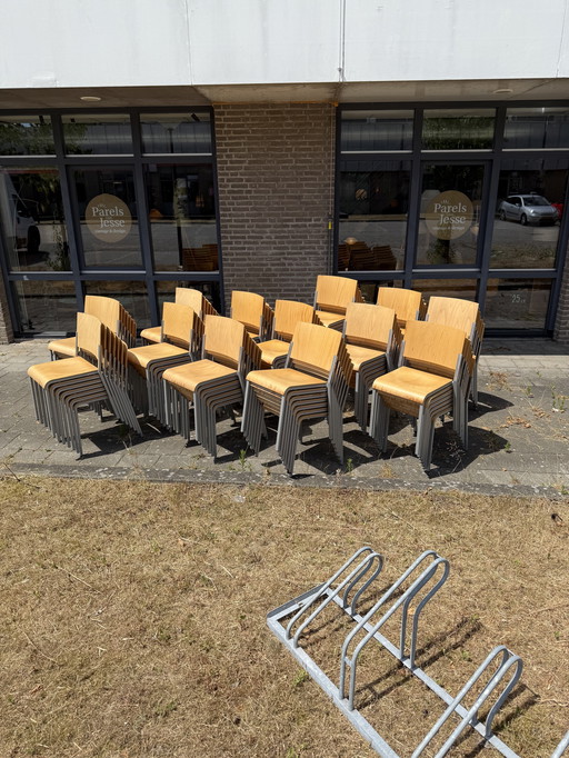 90x plywod stacking chair, Wiesner Hager '00