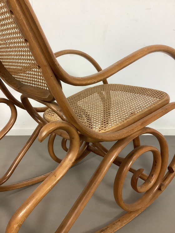 Image 1 of Vintage Thonet Stijl Rotan Schommelstoel Fauteuil