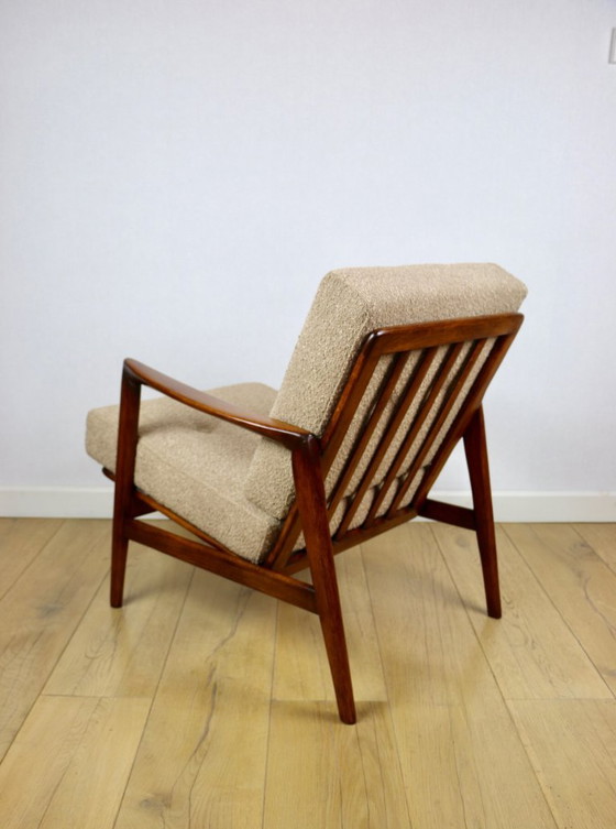 Poltrona PRL "Stefan" in rovere, beige vintage - tessuto bouclé dorato - 3 pezzi disponibili – Axel Concept (photo 4 of 9)
