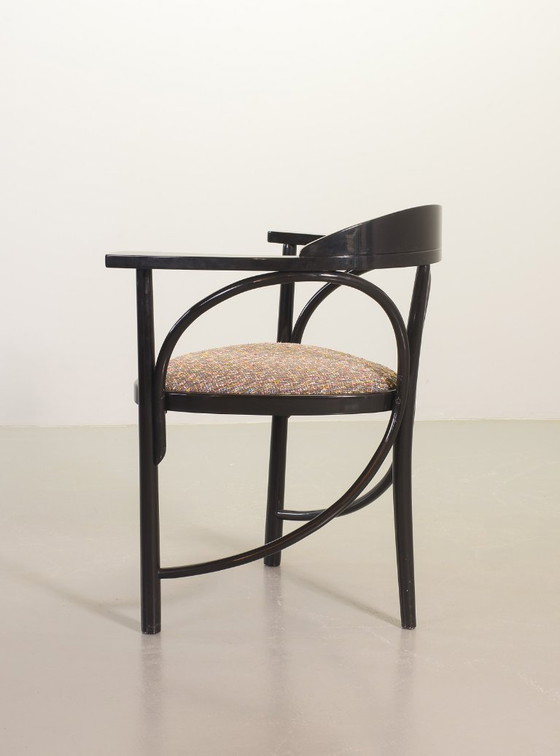 Juego de 4 sillas de comedor triangulares Thonet de diseño de mediados de siglo (modelo 87) lacadas en (photo 17 of 24)