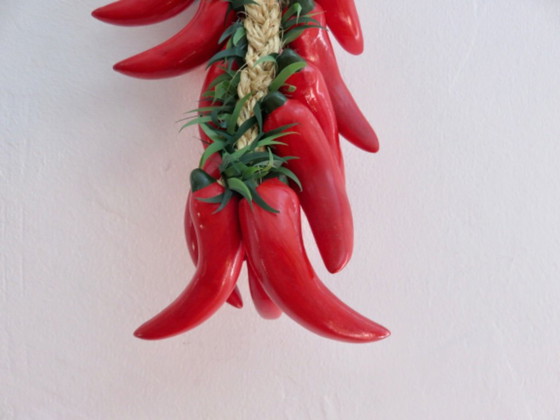 Corde de Piments d'Espelette en Céramique, Pays Basque, France, 1960 – Objets déco, Ceramic (photo 10 of 13)
