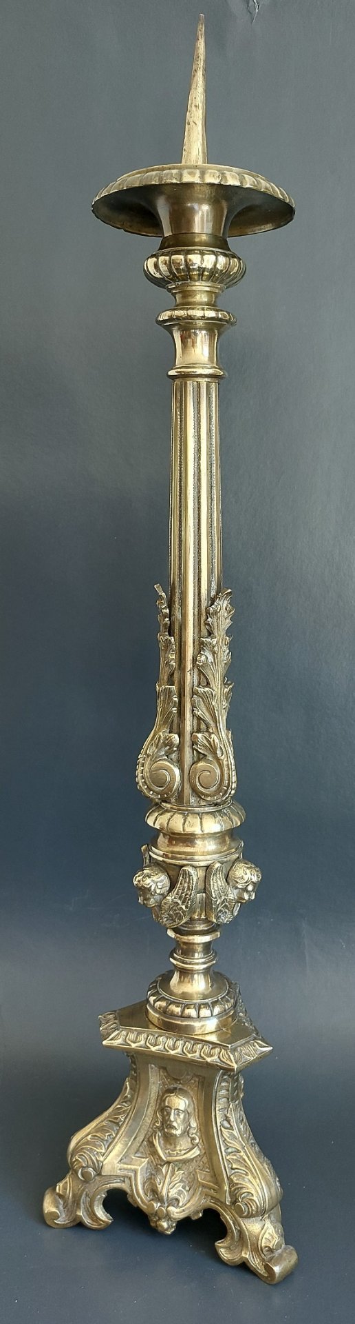 Image 1 of Candelabro da cappella in bronzo del XIX secolo