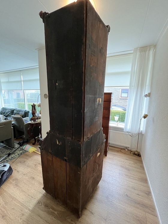 Image 1 of Antieke 18de eeuwse Luikse hoekkast